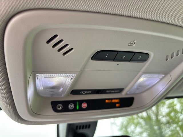 Used 2019 Chevrolet Traverse LT AWD/4WD image 27