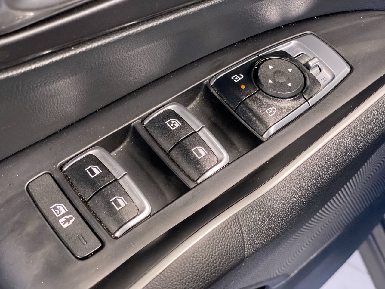 Certified 2026 Kia Sorento LX FWD image 18
