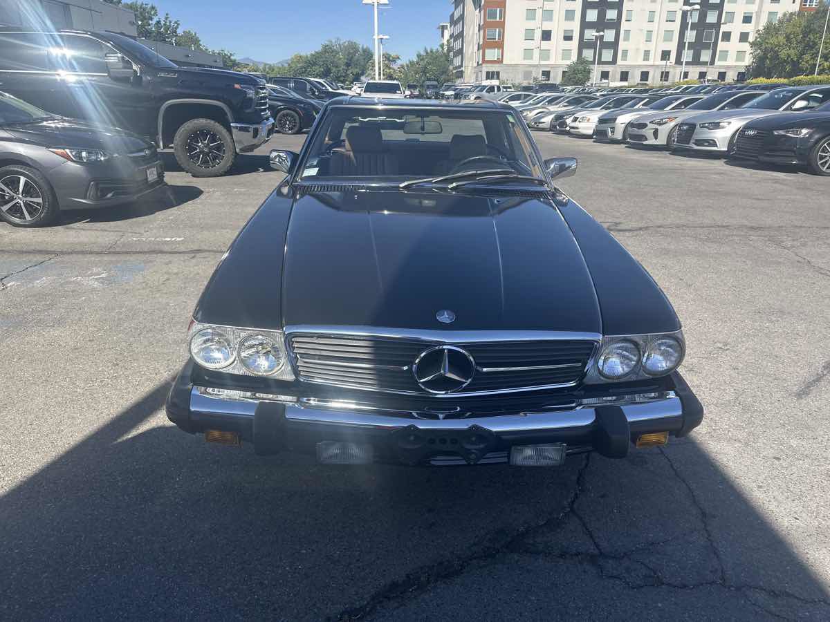 Used 1987 Mercedes-Benz 560 SL image 2
