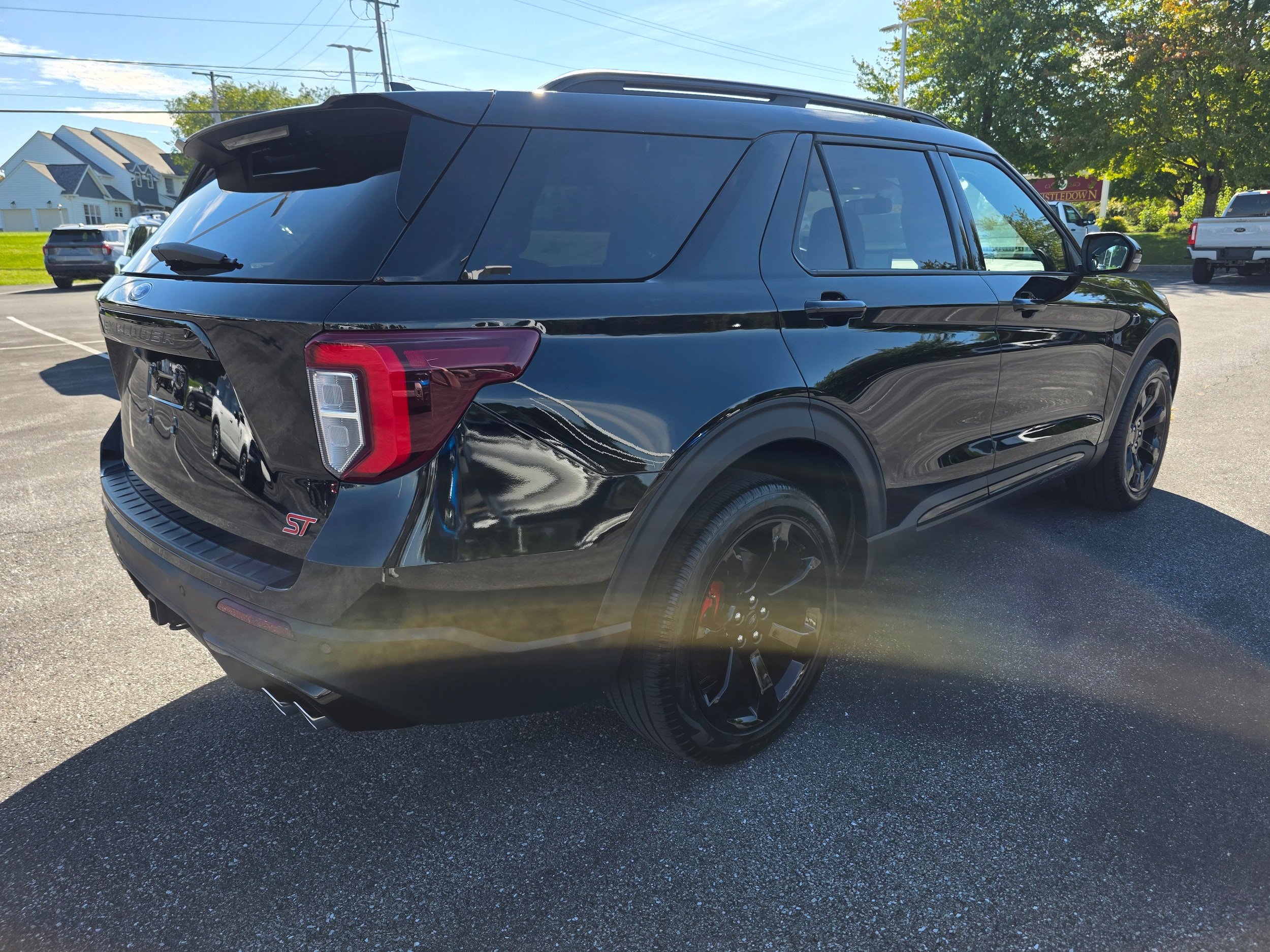 Certified 2023 Ford Explorer ST w/ Equipment Group 401A AWD/4WD image 5