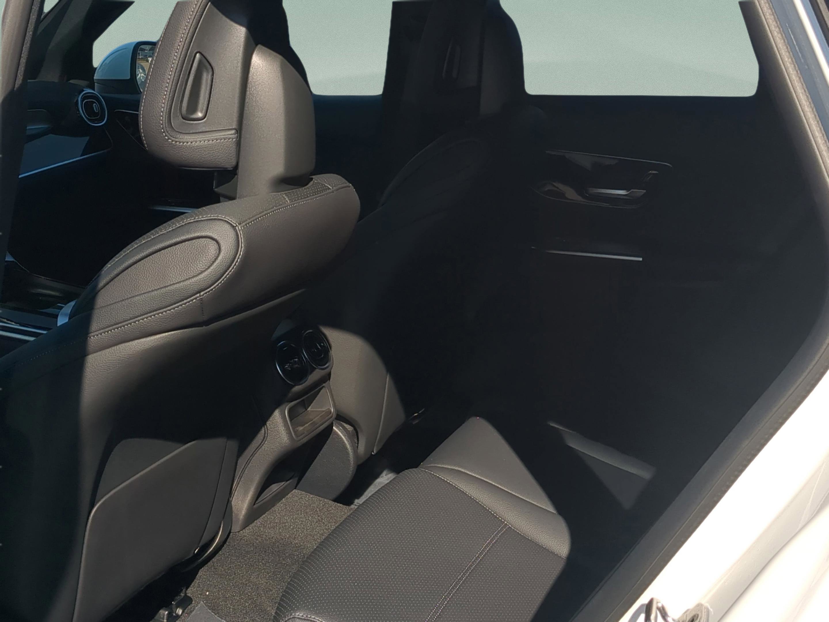 Certified 2026 Mercedes-Benz GLC 300 image 9