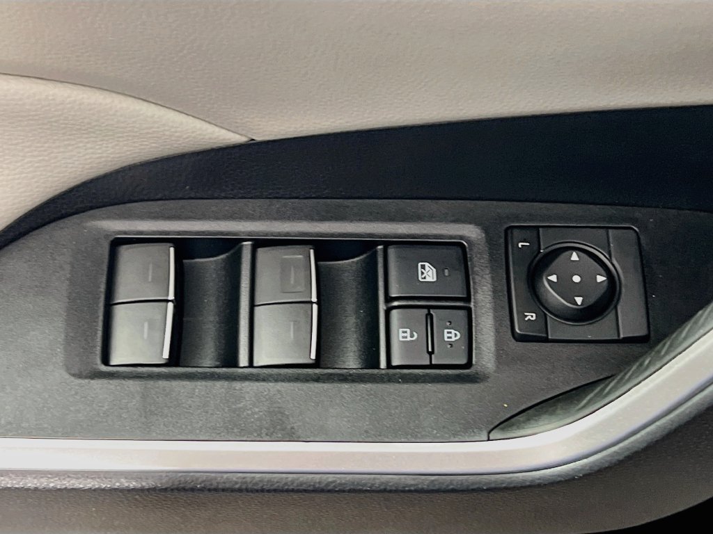 Used 2022 Toyota RAV4 XLE Premium FWD image 14