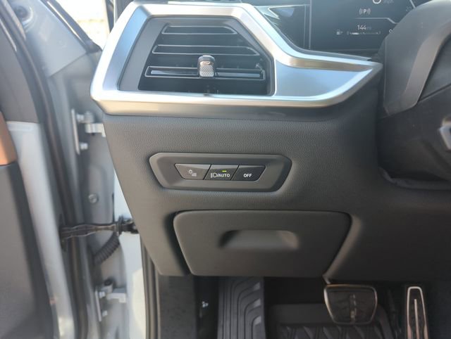 Used 2026 BMW X5 xDrive40i w/ M Sport Package AWD/4WD image 19