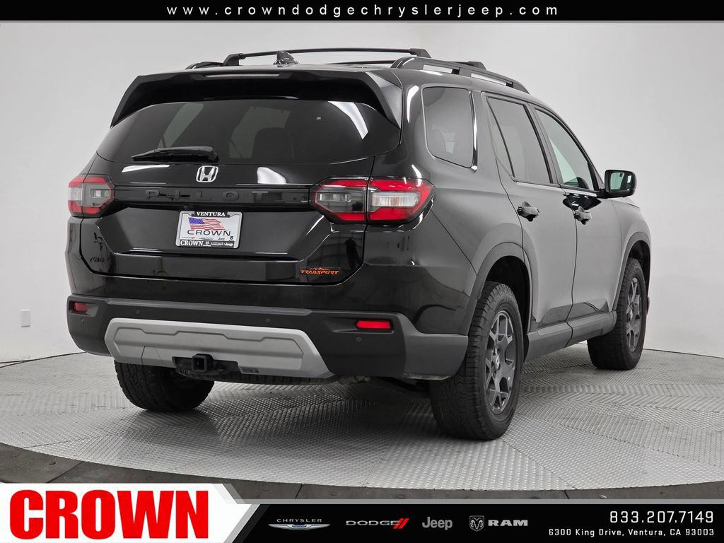Used 2025 Honda Pilot TrailSport image 7