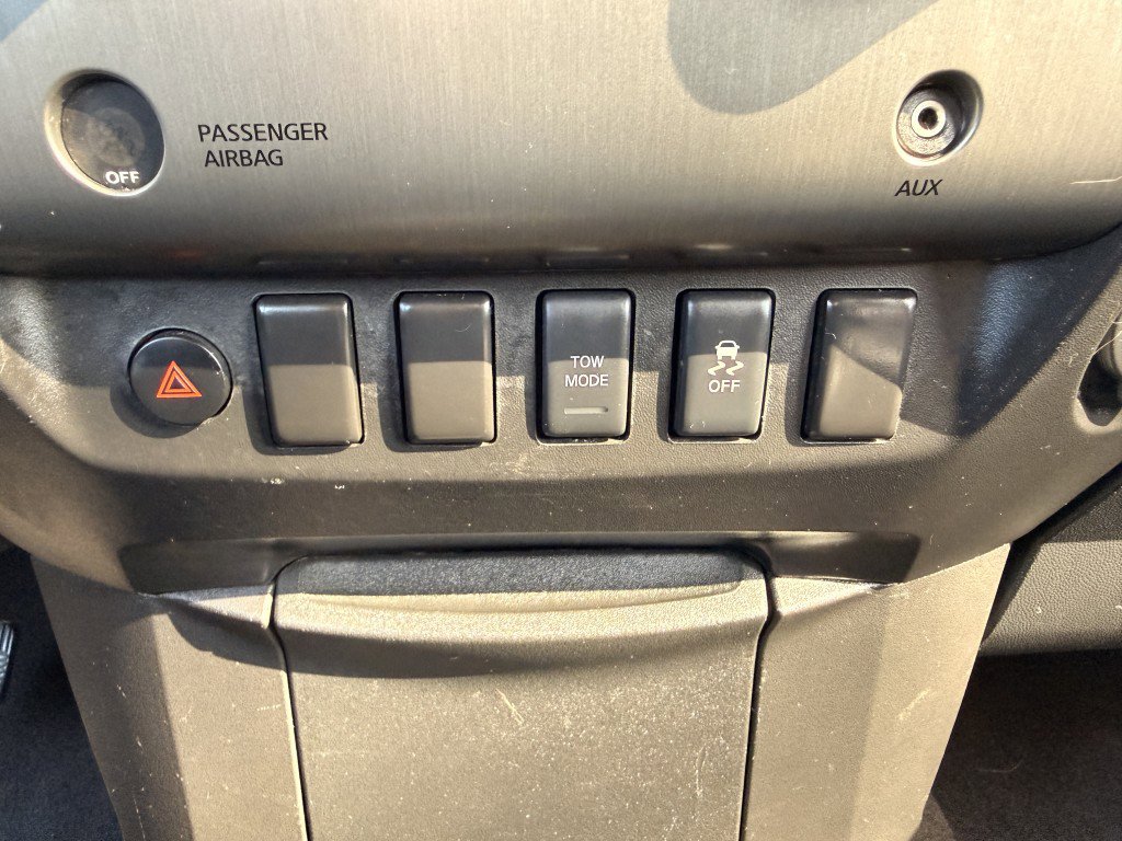 Used 2012 Nissan Titan SV image 32