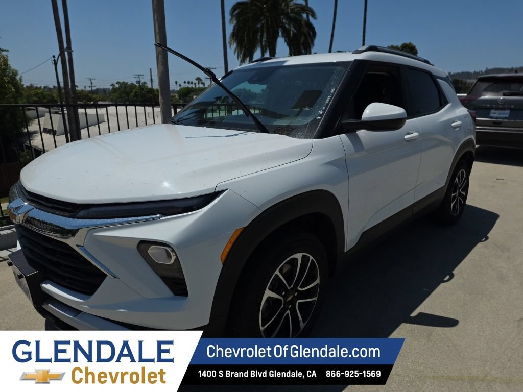 Certified 2025 Chevrolet TrailBlazer LT FWD image 2