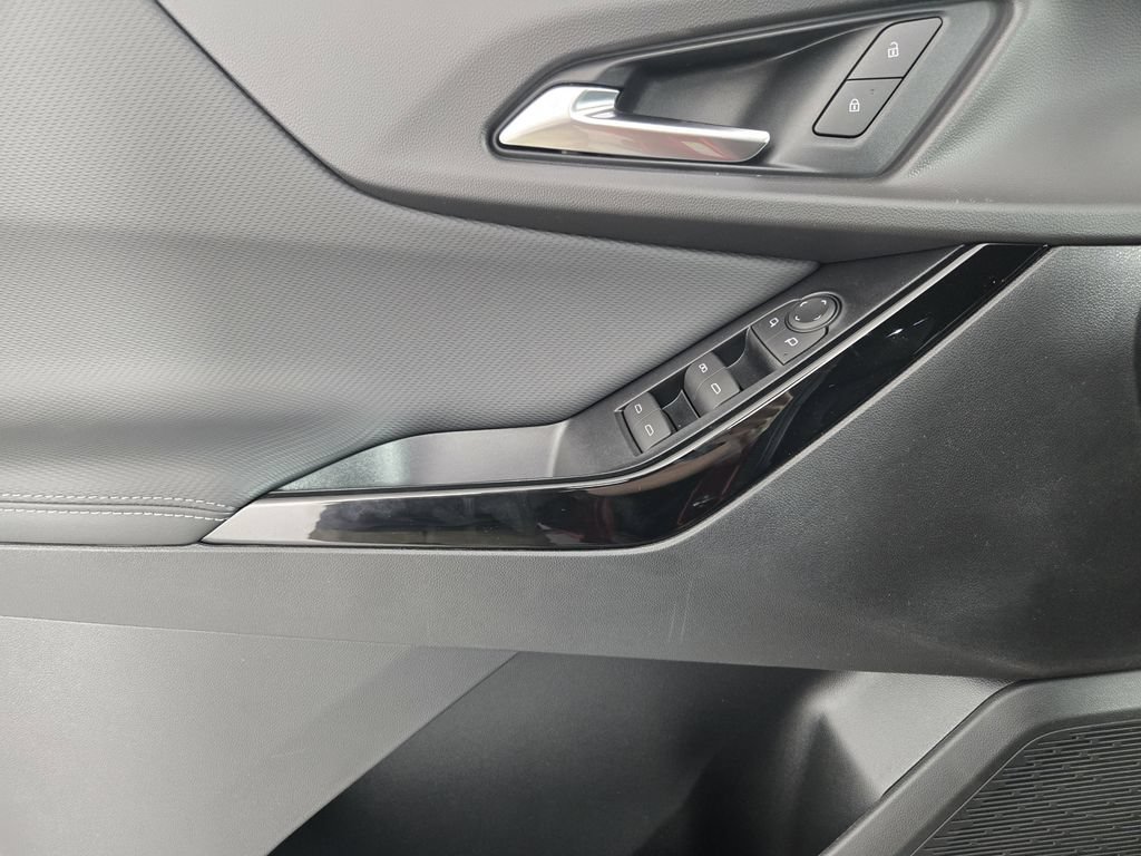 New 2026 Chevrolet Equinox LT w/ LPO, Floor Liner Package FWD image 19