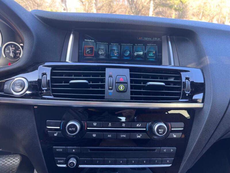 Used 2018 BMW X4 M40i image 19