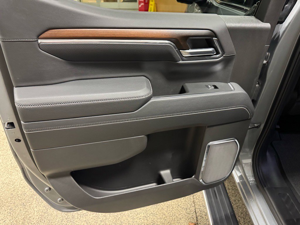 Used 2025 GMC Sierra 1500 Denali w/ Denali Reserve Package image 10