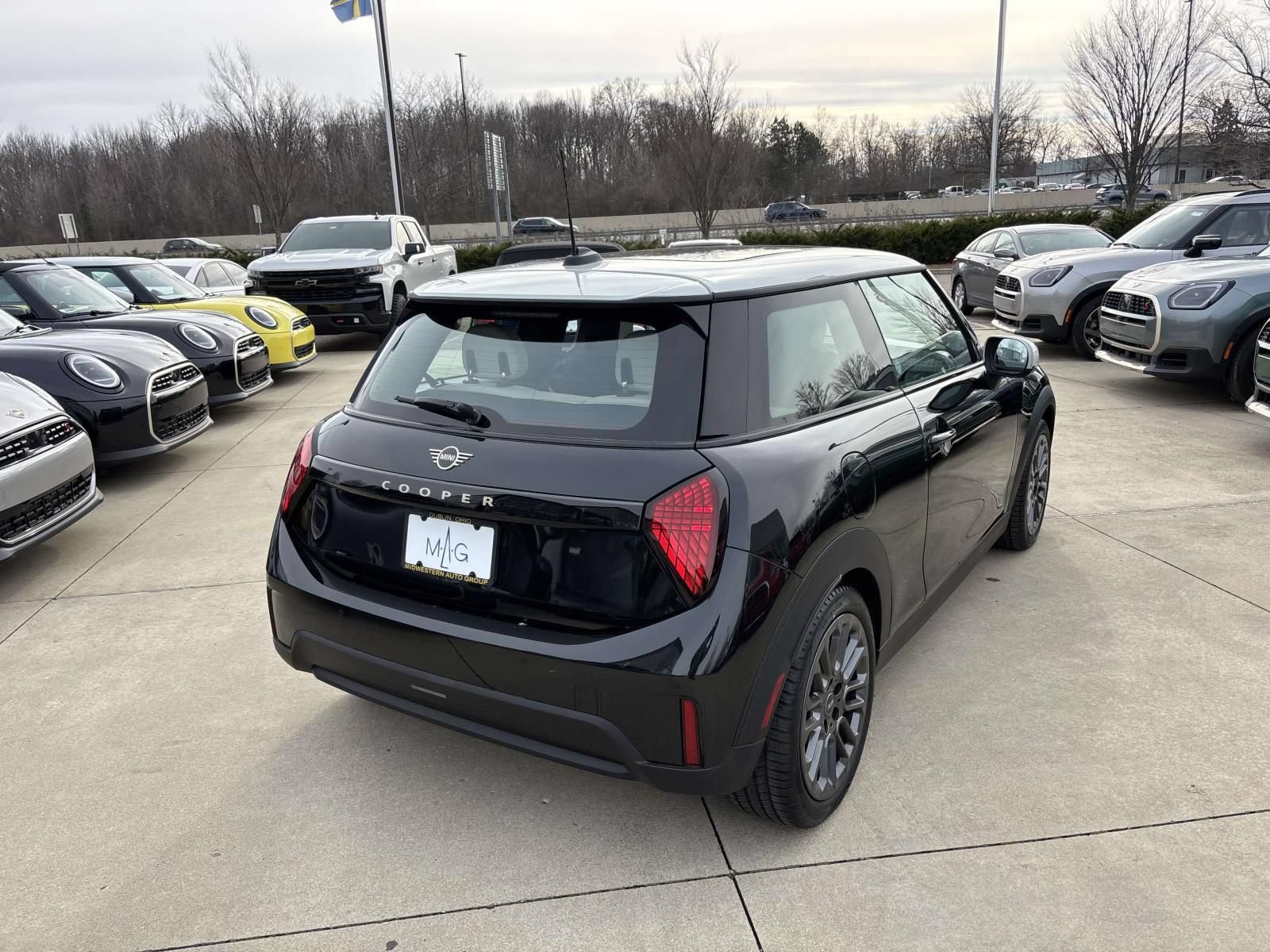 New 2026 MINI Cooper 2-Door Hardtop FWD image 7