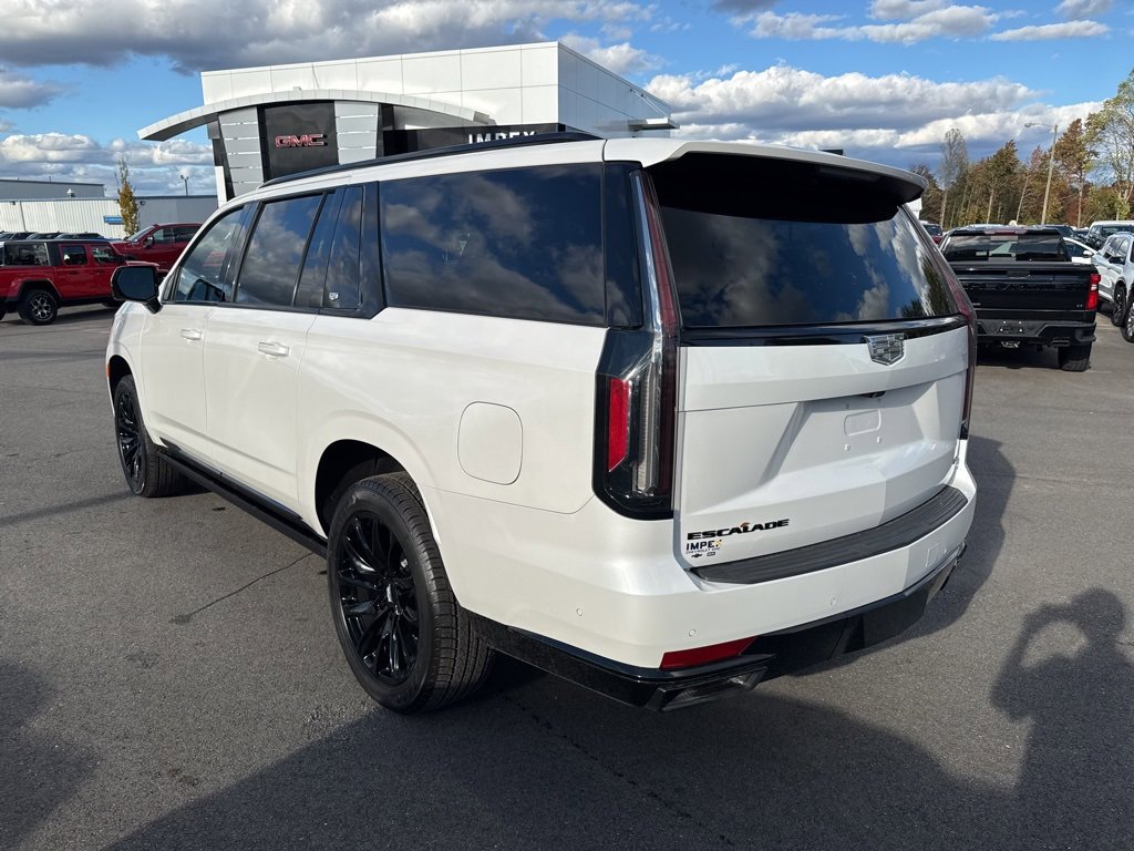 Used 2021 Cadillac Escalade ESV Sport Platinum w/ LPO, ONYX Package image 3