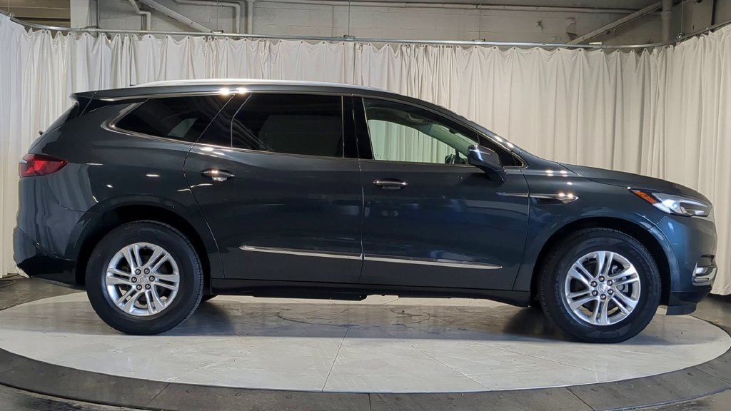 Used 2020 Buick Enclave Essence w/ Sound and Sites Package AWD/4WD image 11