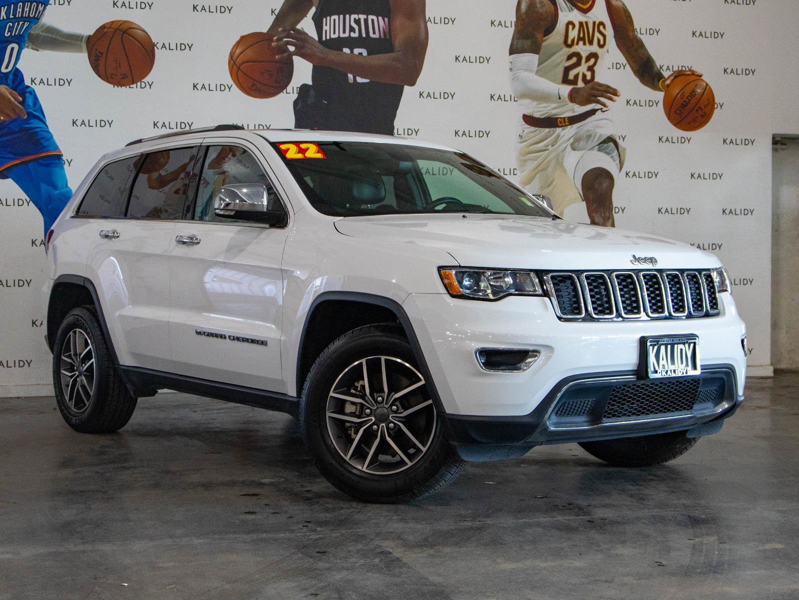 Used 2022 Jeep Grand Cherokee Limited image 2