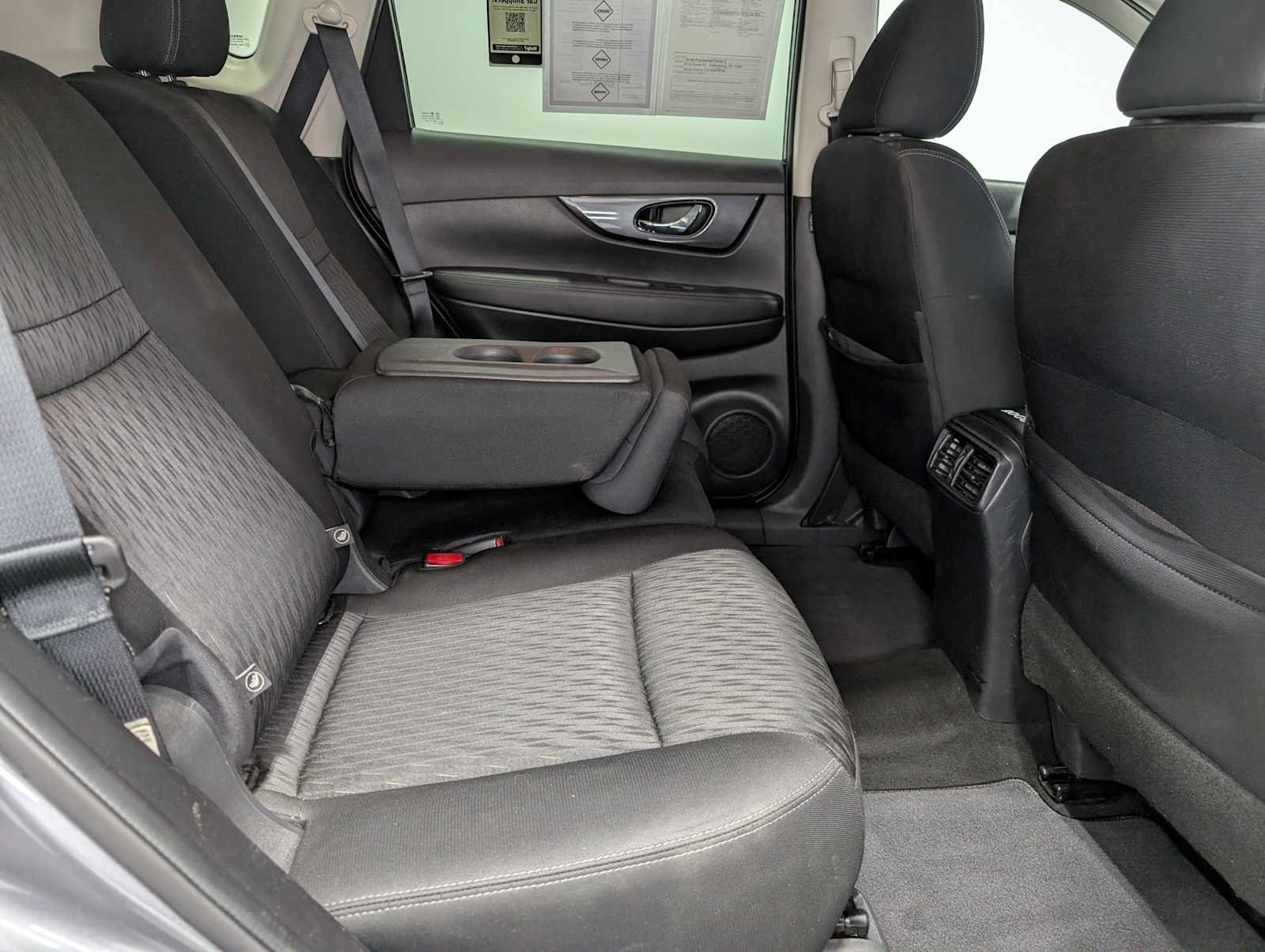 Used 2020 Nissan Rogue SV AWD/4WD image 38