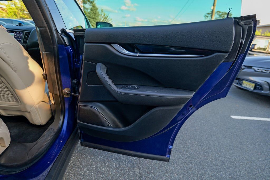 Used 2022 Maserati Levante GT image 28