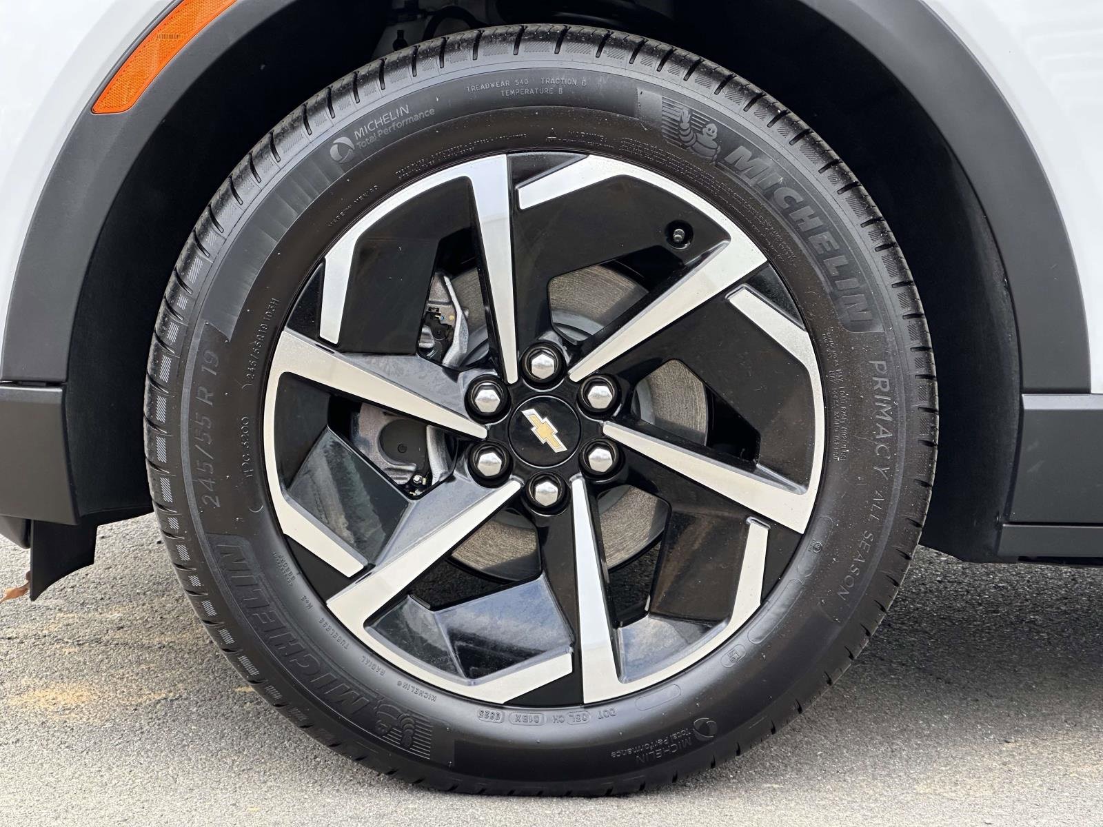 Used 2025 Chevrolet Equinox EV LT image 7