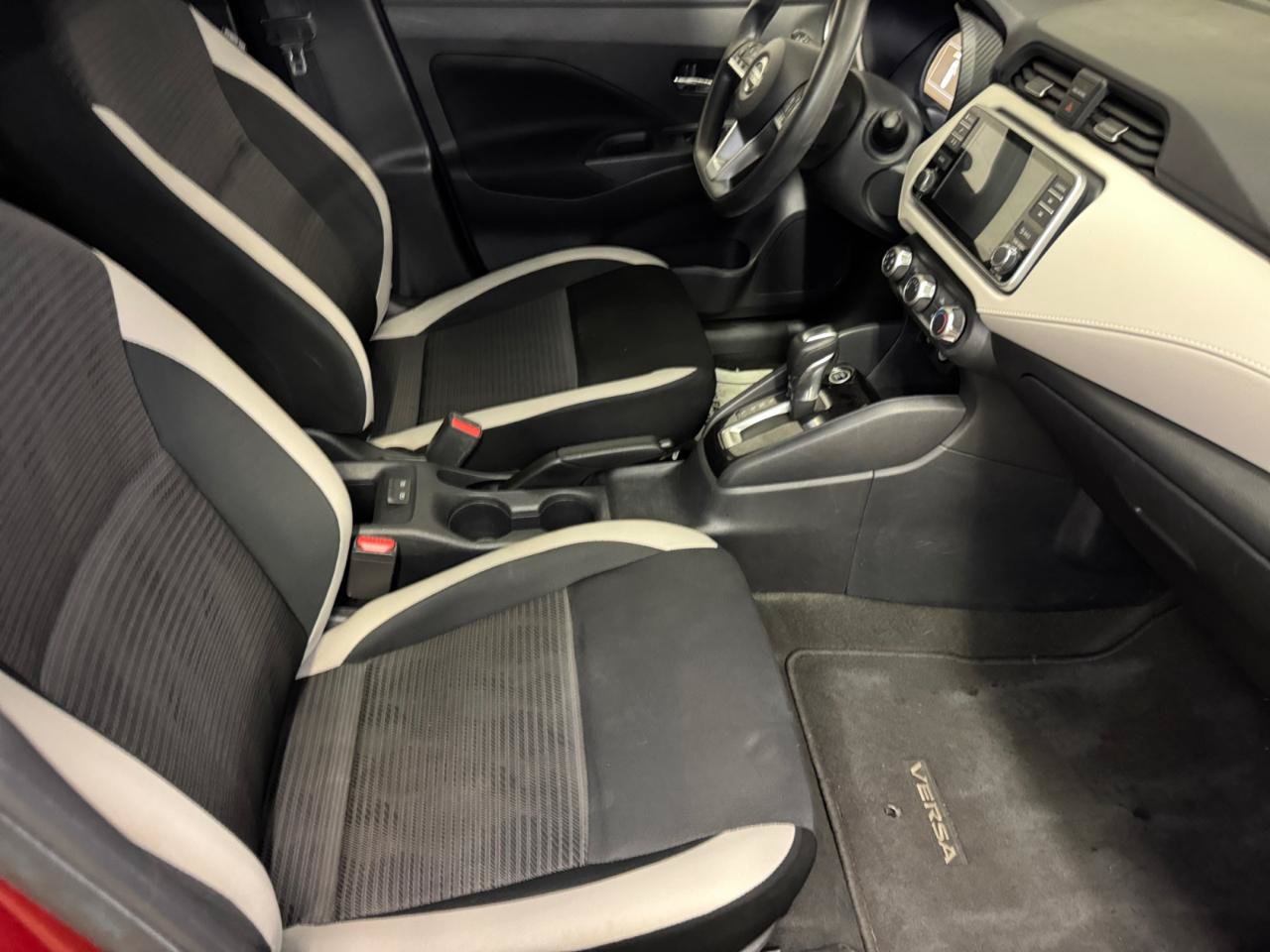 Used 2021 Nissan Versa SV FWD image 13