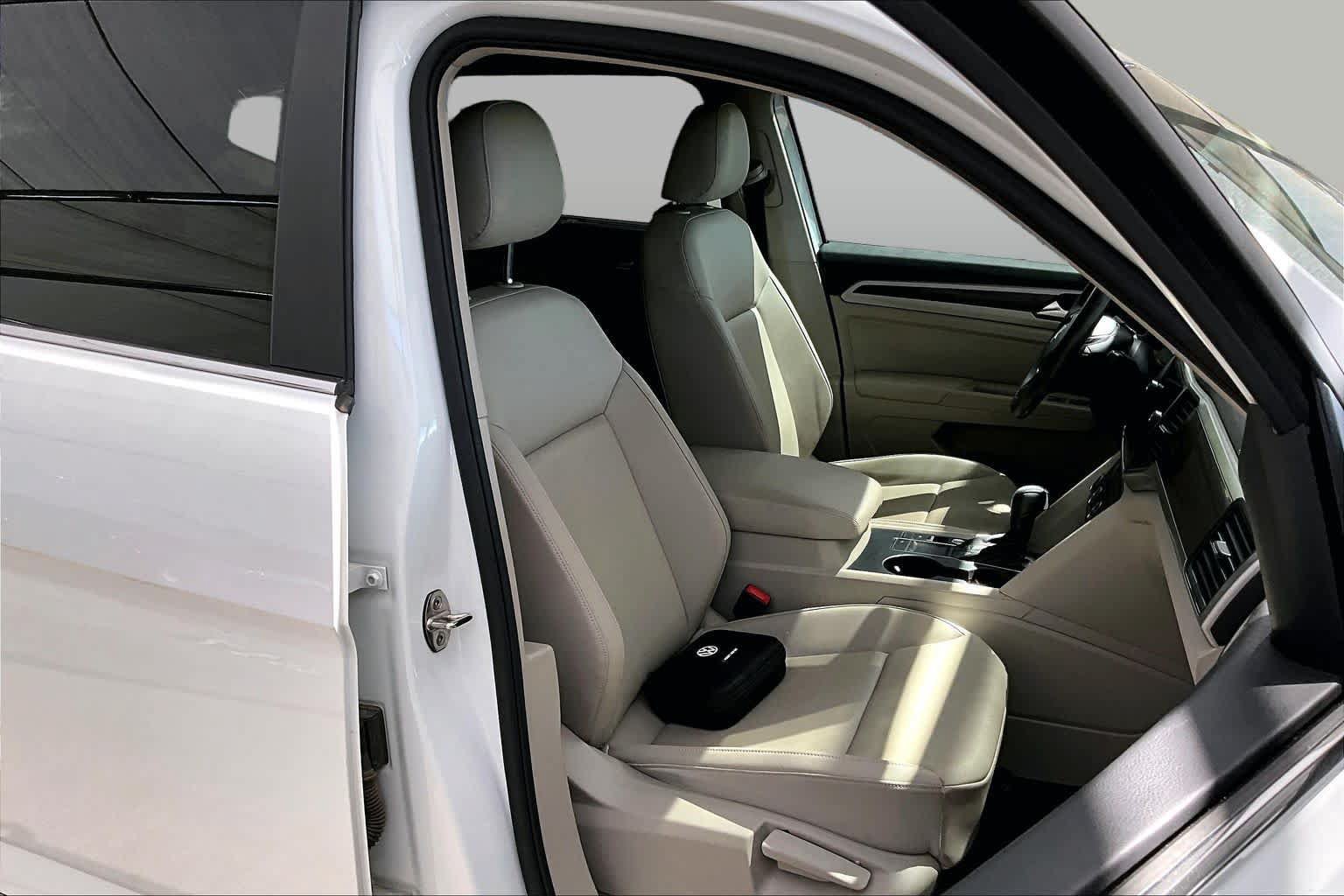 Used 2020 Volkswagen Atlas SE w/ Panoramic Sunroof Package FWD image 9