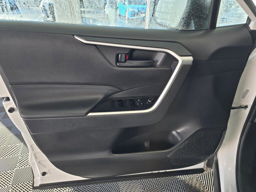 Used 2025 Toyota RAV4 LE image 20