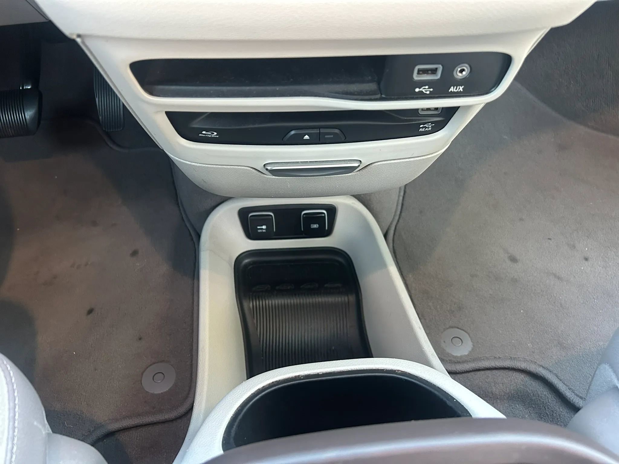 Used 2018 Chrysler Pacifica Touring-L Plus w/ Tire & Wheel Group FWD image 20