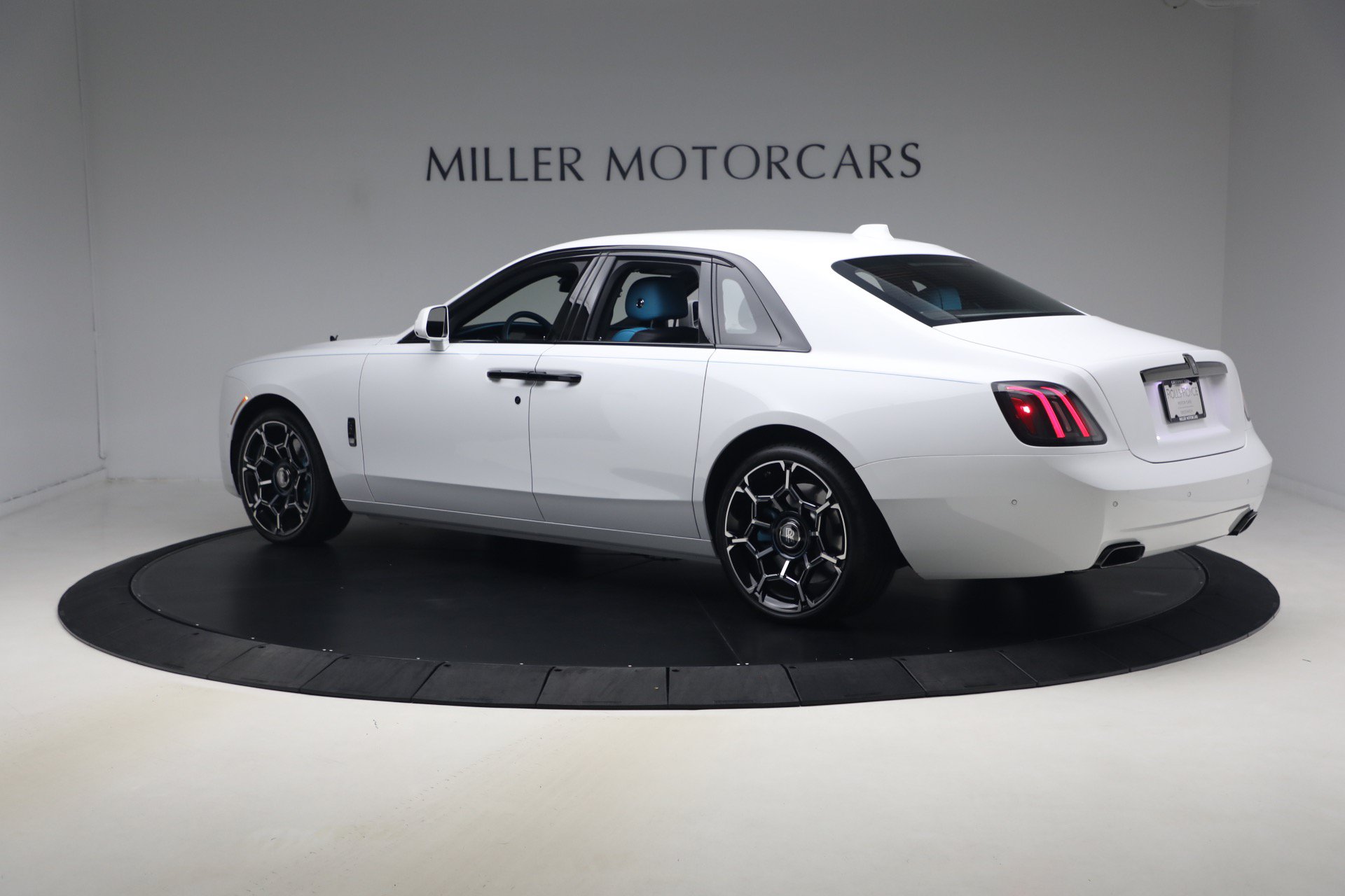 New 2027 Rolls-Royce Ghost Black Badge AWD/4WD image 5