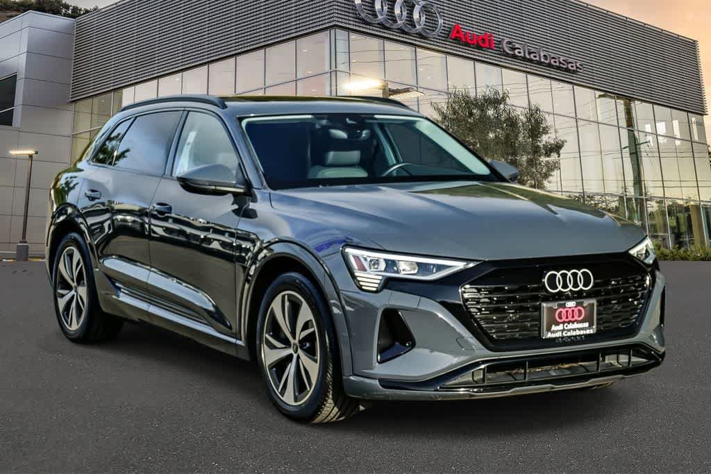 Used 2024 Audi Q8 e-tron Premium AWD/4WD image 5