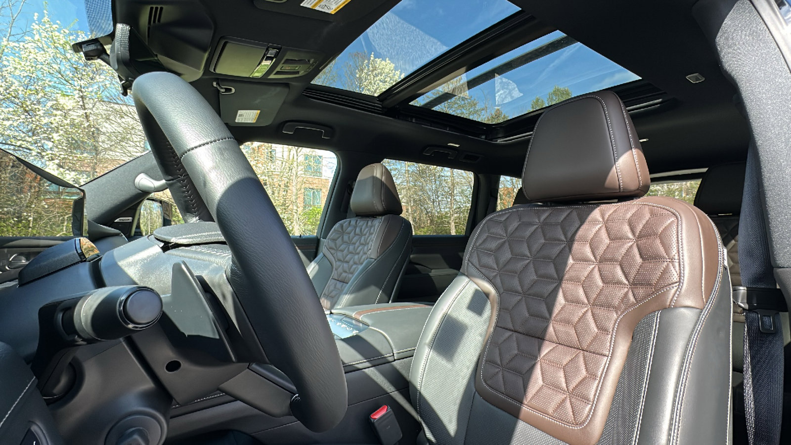 Certified 2026 Nissan Armada Platinum image 12