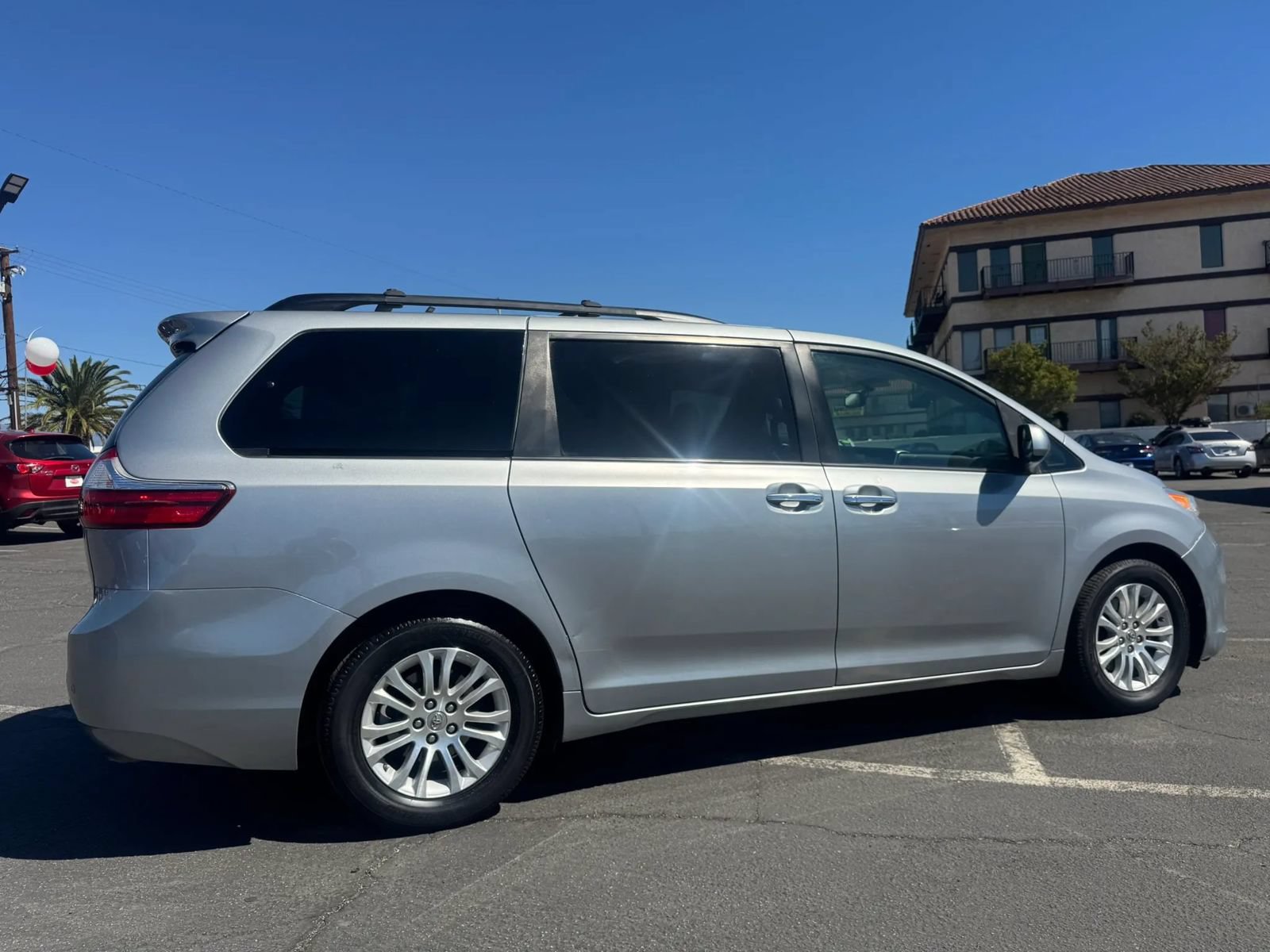Used 2016 Toyota Sienna XLE w/ XLE Navigation Package FWD image 10