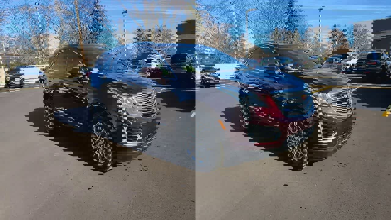 Used 2017 Cadillac XT5 Luxury w/ Driver Awareness Package image 2