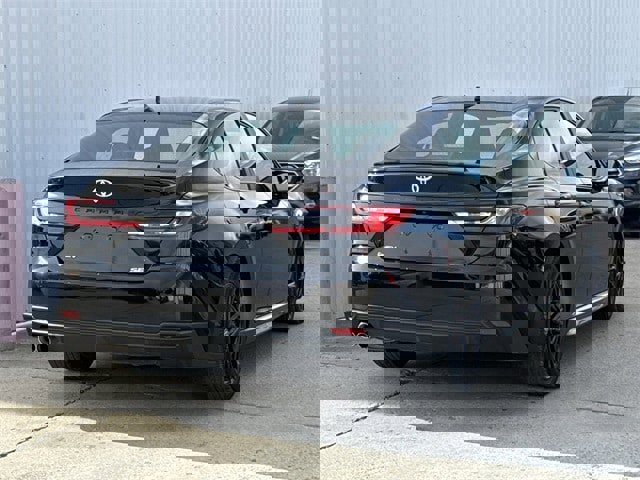 Used 2025 Toyota Camry SE image 4