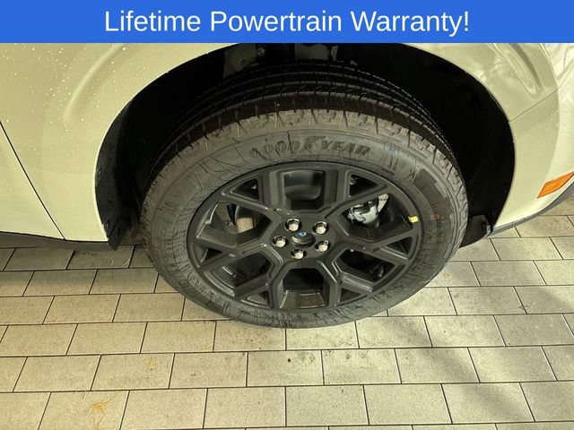 New 2025 Ford Maverick XLT w/ XLT Luxury Package image 17