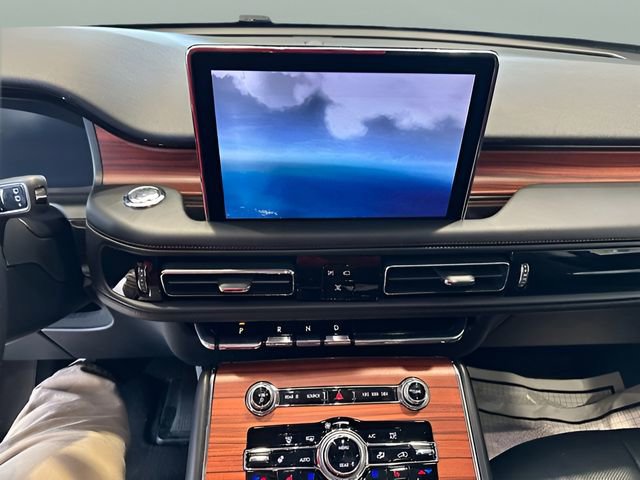 Used 2024 Lincoln Aviator Reserve image 10