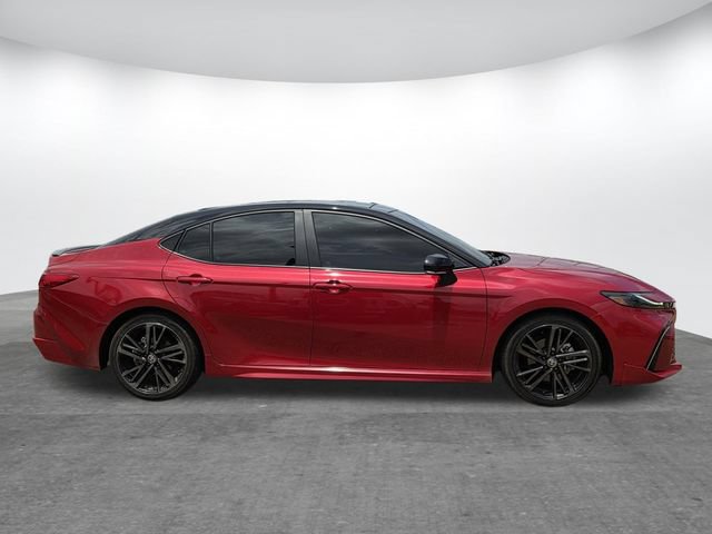 Used 2025 Toyota Camry XSE FWD image 3
