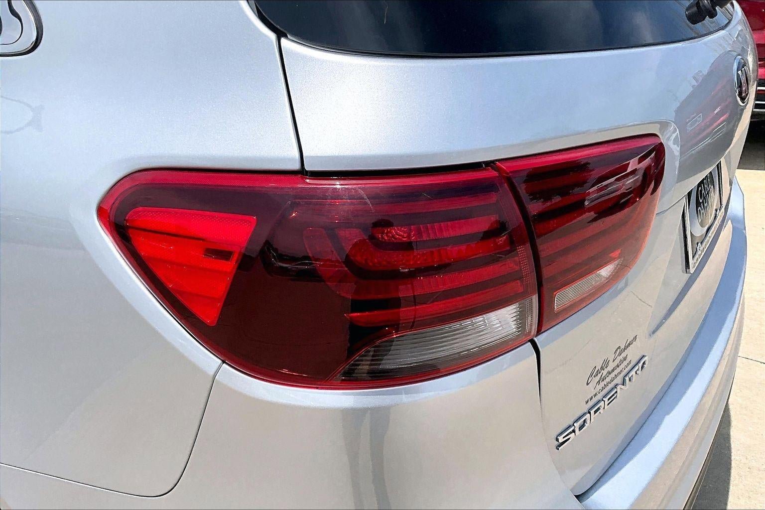 Used 2020 Kia Sorento L FWD image 23