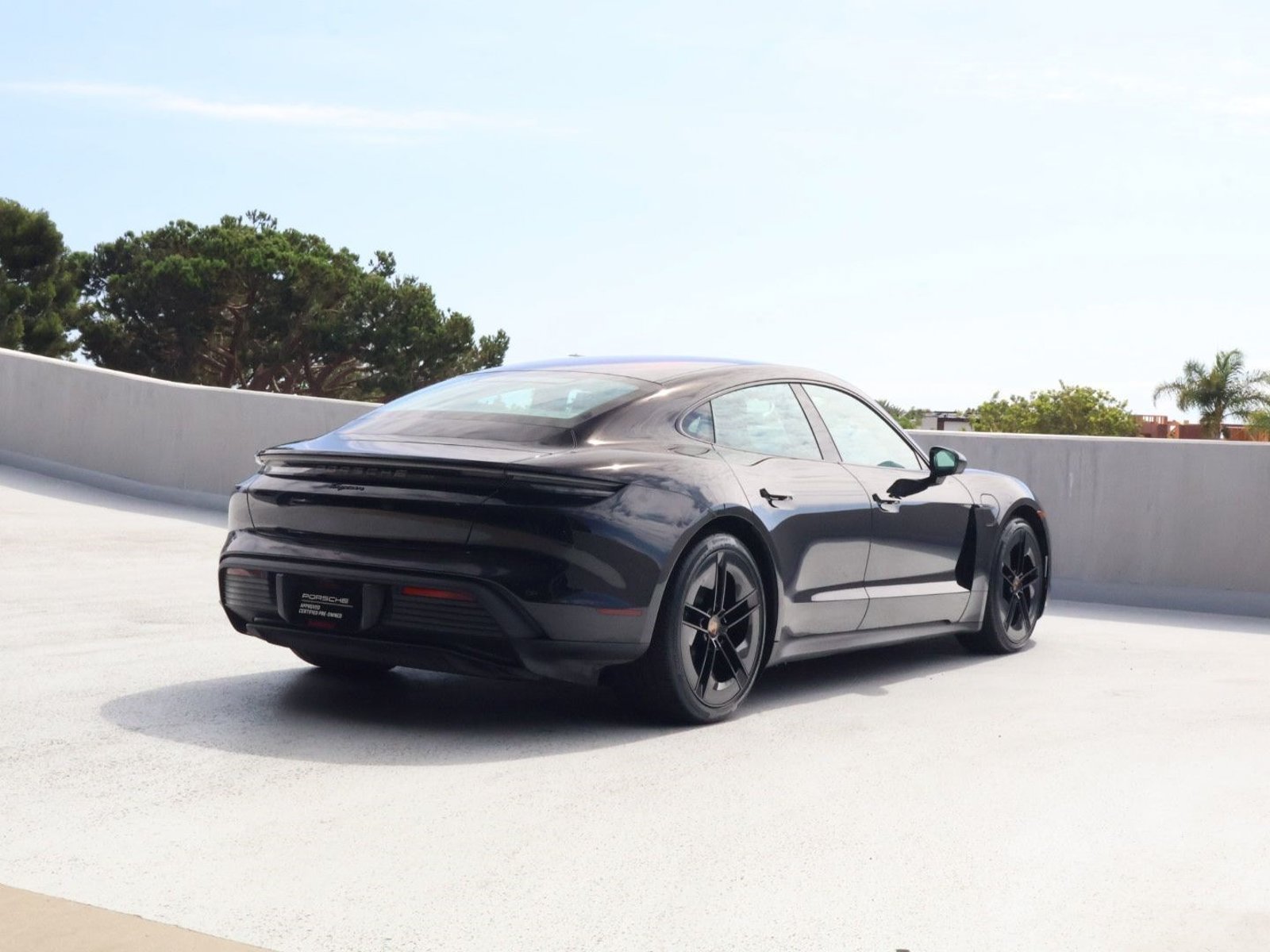 Certified 2025 Porsche Taycan w/ Premium Package RWD image 9