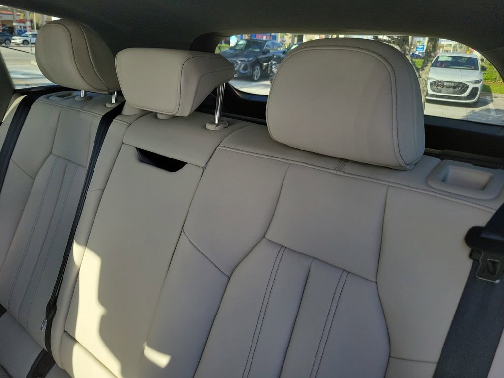New 2025 Audi Q6 e-tron Premium image 27