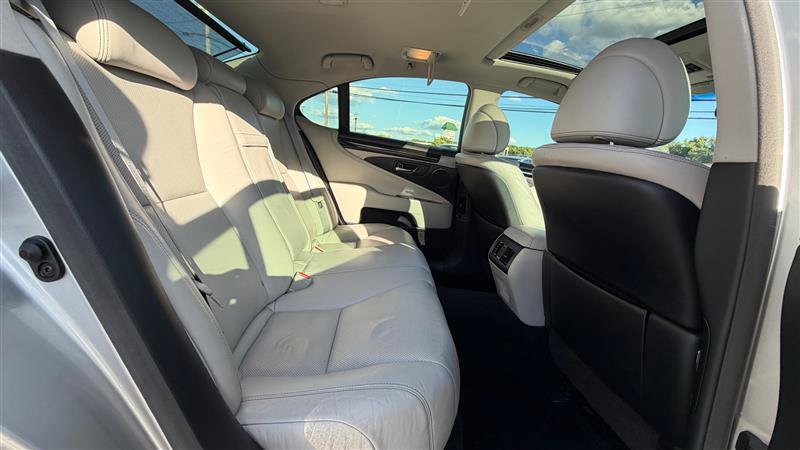 Used 2013 Lexus LS 460 w/ Comfort Pkg RWD image 41
