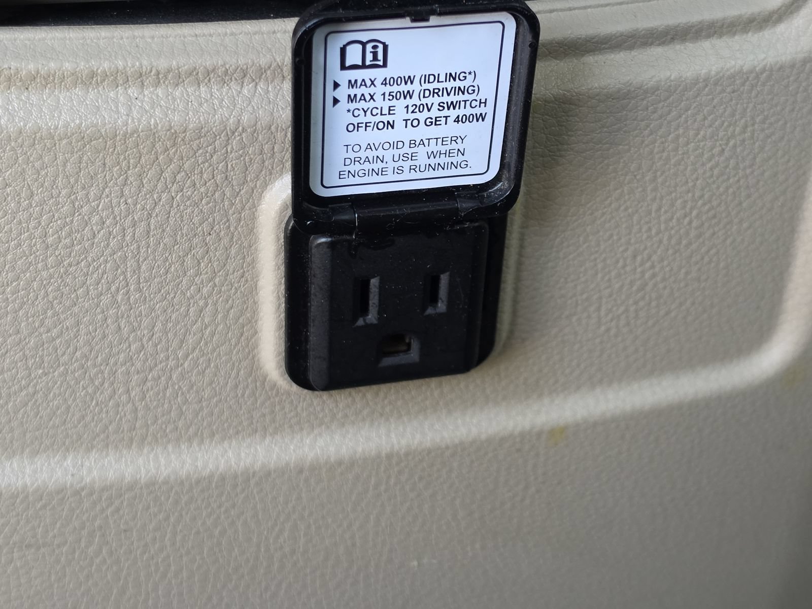 Used 2017 Nissan Titan SV AWD/4WD image 17