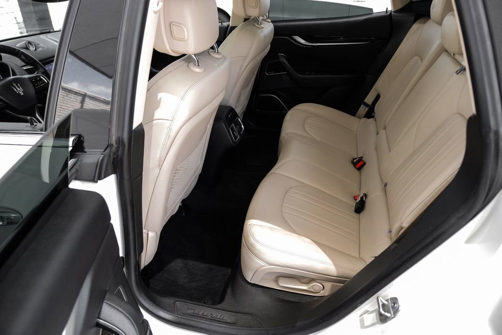 Used 2019 Maserati Levante image 43