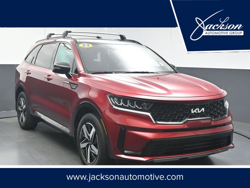 Used 2023 Kia Sorento S w/ Panoramic Sunroof Package image 1