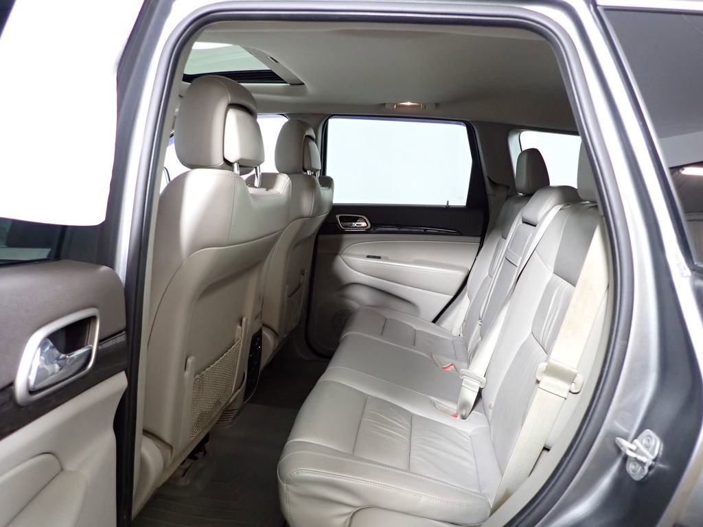 Used 2012 Jeep Grand Cherokee Laredo image 38