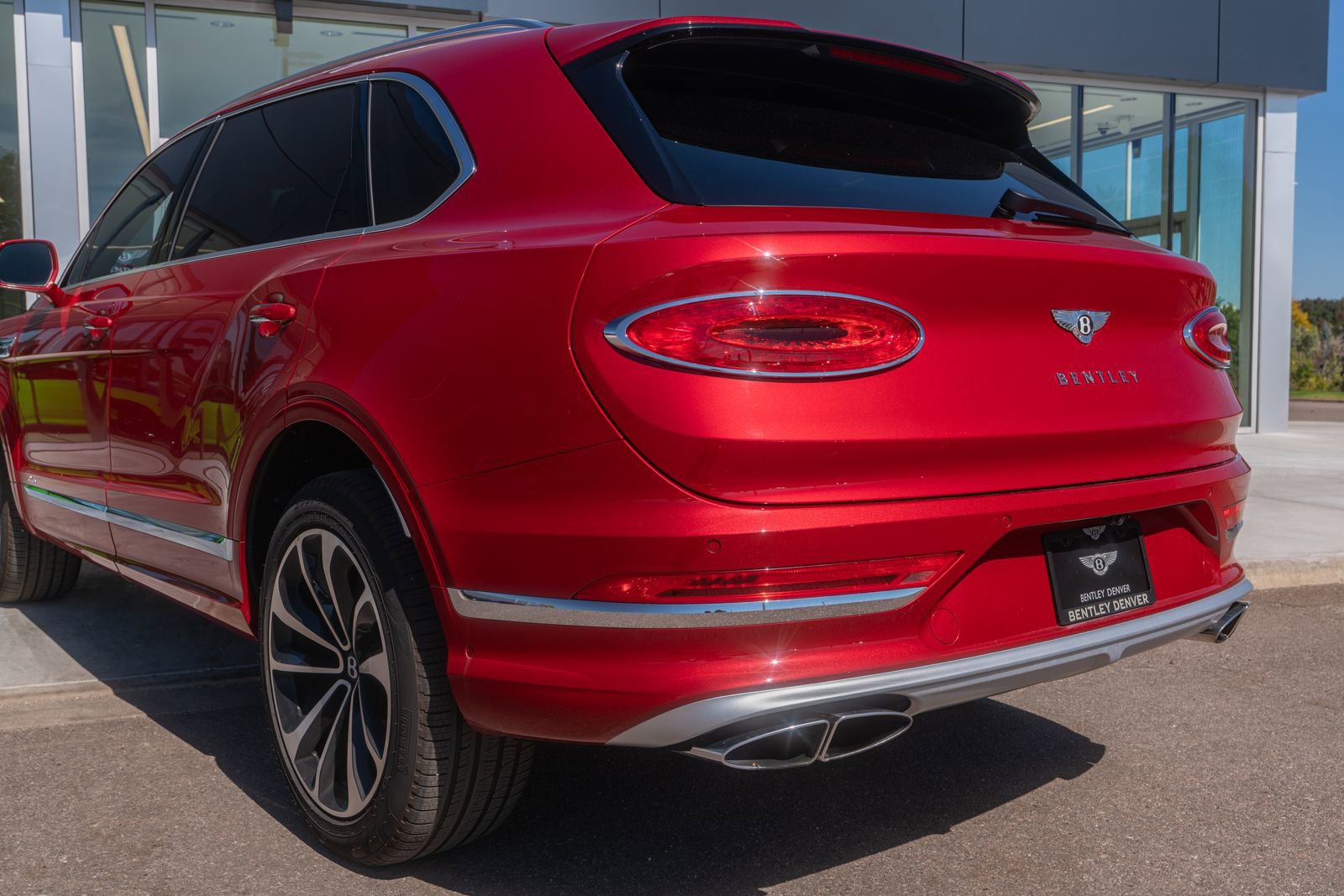 Certified 2024 Bentley Bentayga Extended Wheelbase image 12