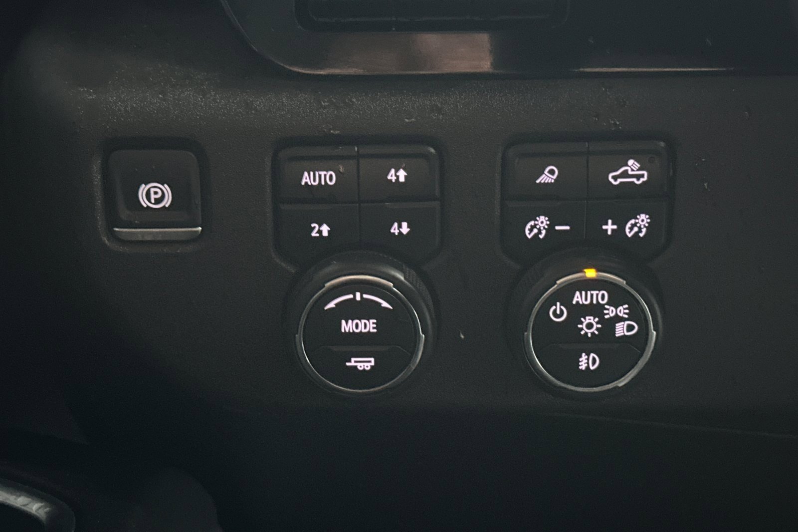 Used 2024 Chevrolet Silverado 3500 LTZ w/ LTZ Premium Package image 33