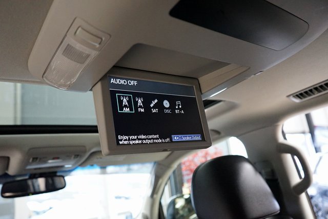 Used 2013 Toyota Land Cruiser image 47