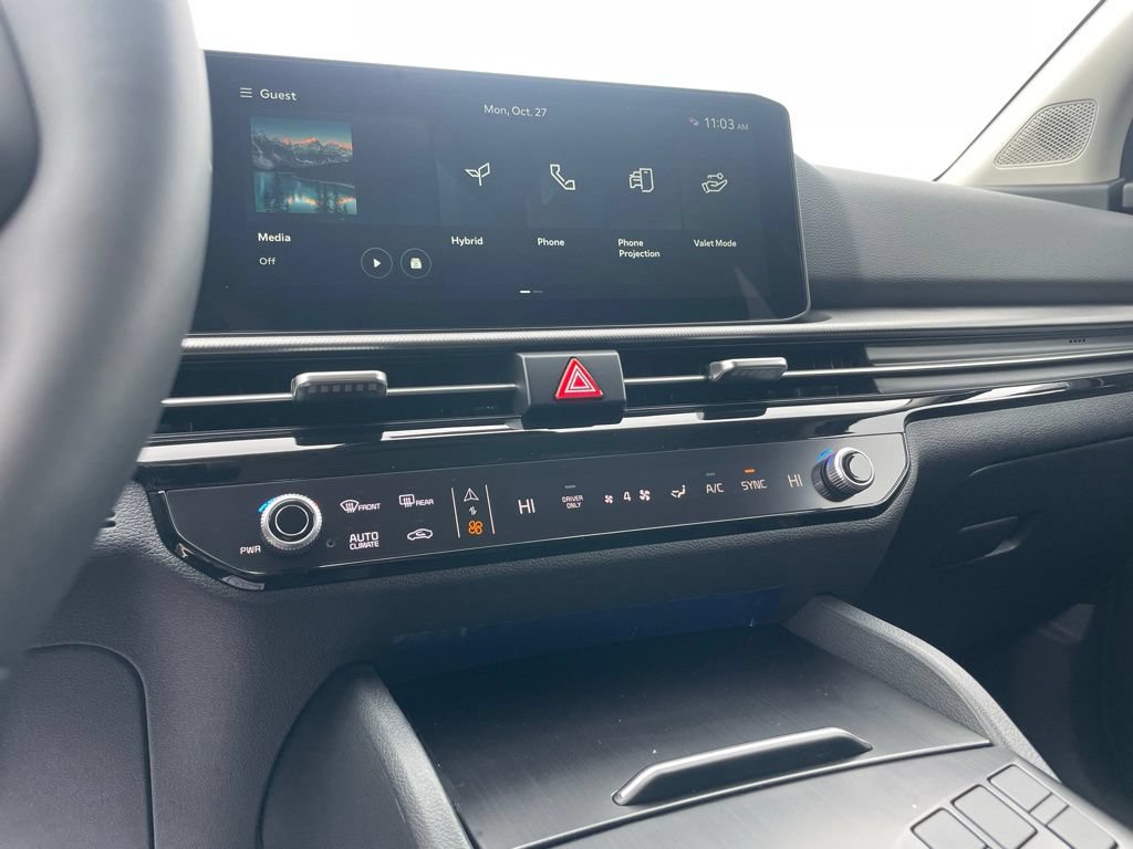 New 2026 Kia Sportage LX FWD image 13