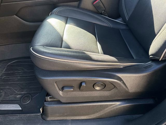 Used 2022 GMC Yukon SLT w/ SLT Premium Package AWD/4WD image 14