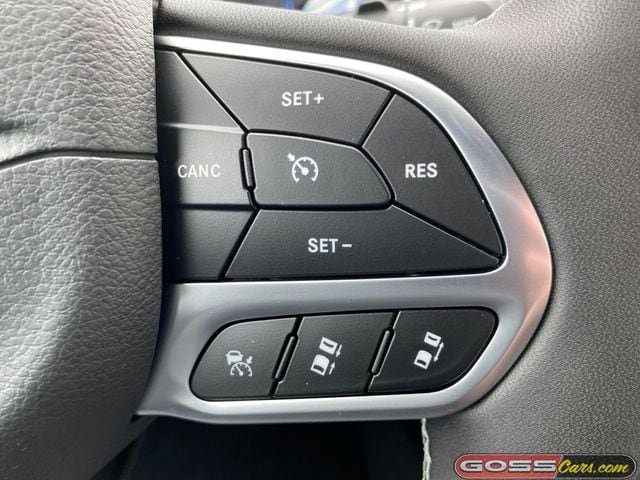 New 2027 Chrysler Pacifica Select AWD/4WD image 18