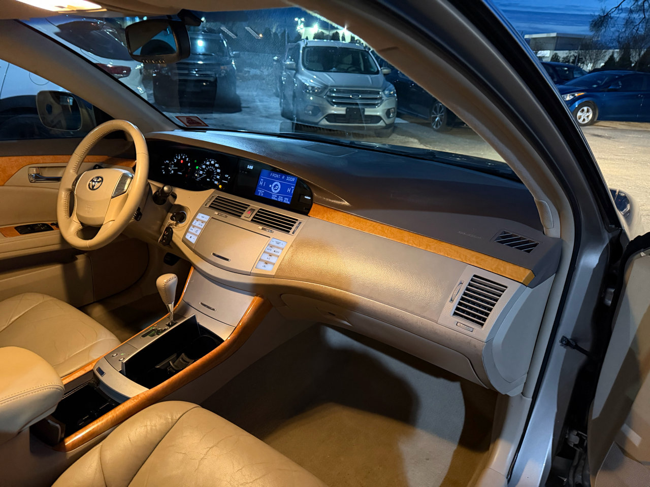 Used 2007 Toyota Avalon XLS image 16