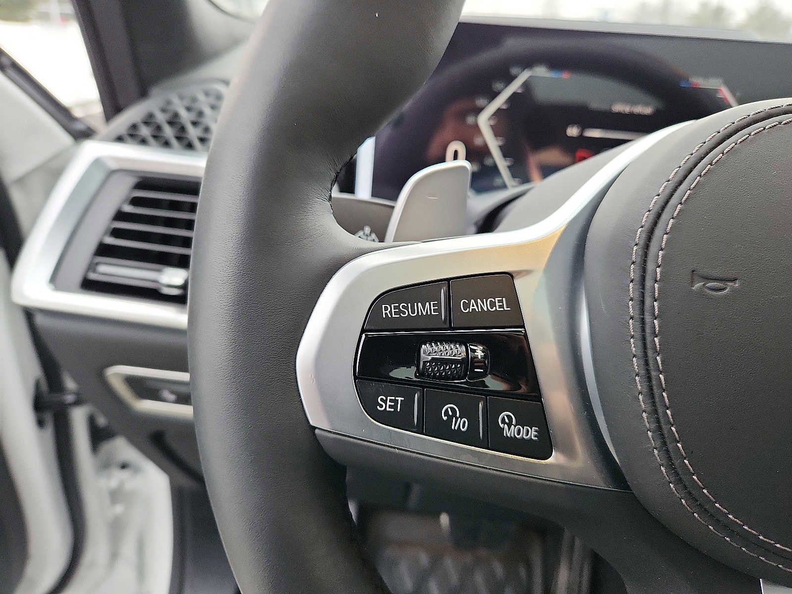 Used 2026 BMW X7 xDrive40i w/ M Sport Package image 19