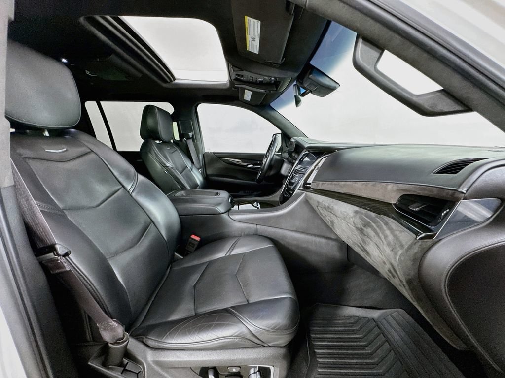 Used 2016 Cadillac Escalade ESV Platinum RWD image 38